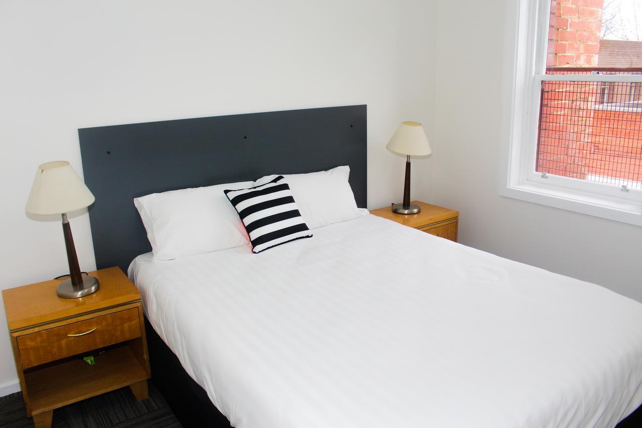 Crown Cbd Motel - City Location Бендиго Екстериор снимка