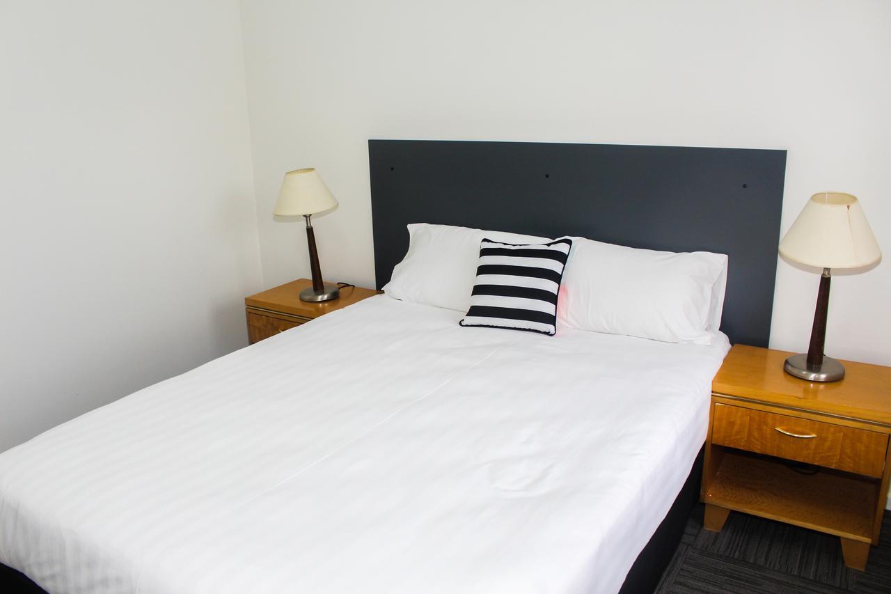 Crown Cbd Motel - City Location Бендиго Екстериор снимка