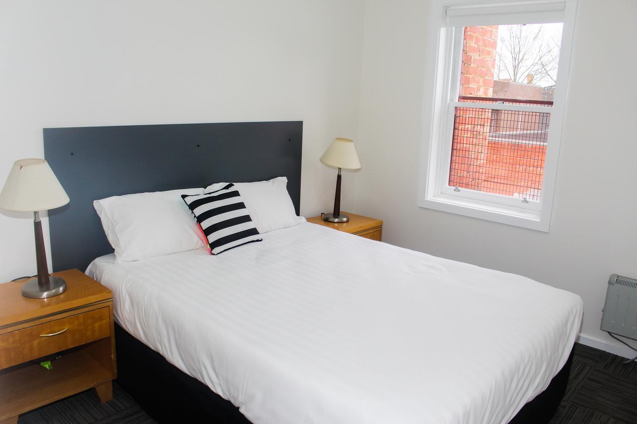 Crown Cbd Motel - City Location Бендиго Екстериор снимка