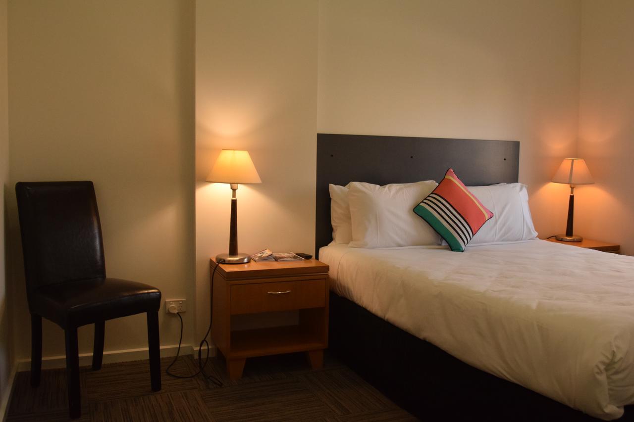 Crown Cbd Motel - City Location Бендиго Екстериор снимка