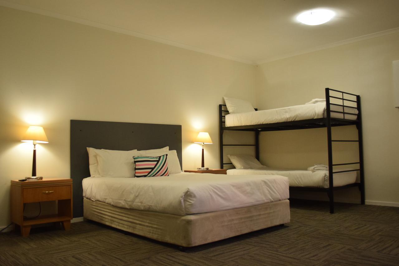 Crown Cbd Motel - City Location Бендиго Екстериор снимка